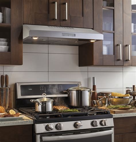natural gas stove top and hhood from general electric